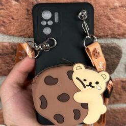 Bisküvi Tutan Ayı Cüzdanlı Ve Askılı Siyah Silikon Telefon Kılıfı