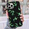Yeşil Alevler Tasarımlı Silikon Telefon Kılıfı