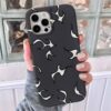 Siyah Arka Planlı Beyaz Alevler Tasarımlı Silikon Telefon Kılıfı