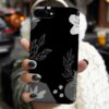 Siyah Beyaz Çiçekler Baskılı Silikon Telefon Kılıfı