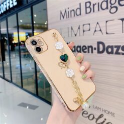 Bilek Geçmeli Zincirli Silikon Telefon Kılıfı